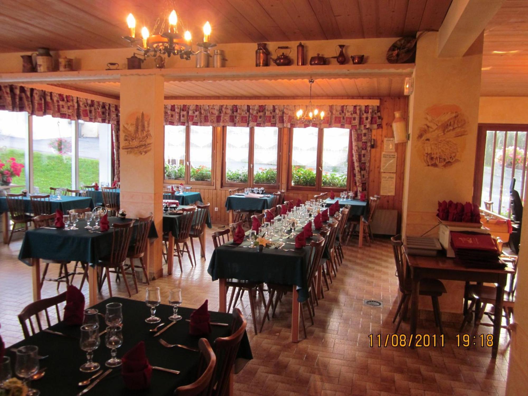 Hotel Les Skieurs Bellevaux Bagian luar foto