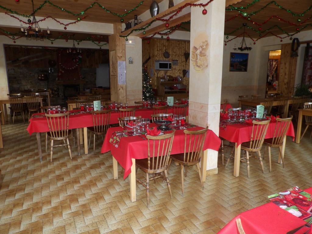 Hotel Les Skieurs Bellevaux Bagian luar foto