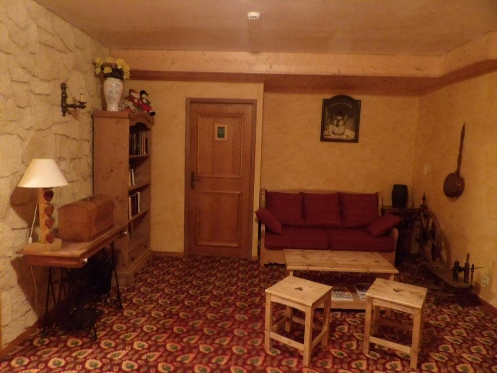 Hotel Les Skieurs Bellevaux Bagian luar foto