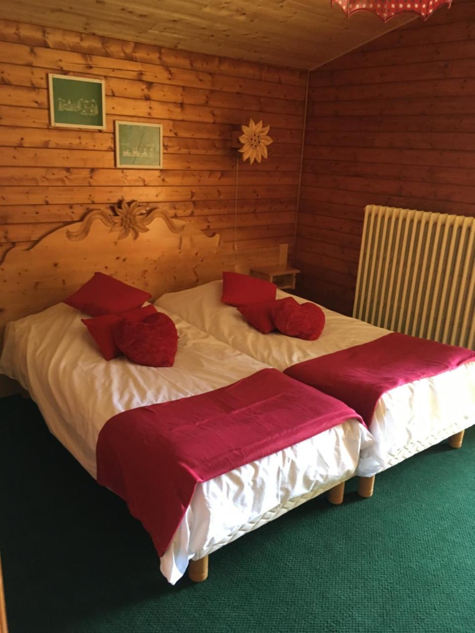 Hotel Les Skieurs Bellevaux Bagian luar foto